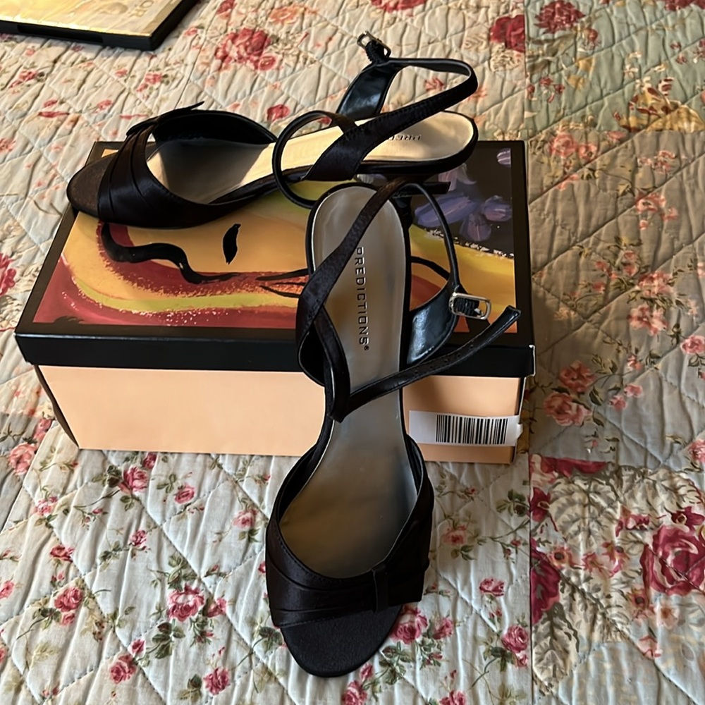 PREDICTIONS BLACK SATIN SHOES - Picture 2 of 8